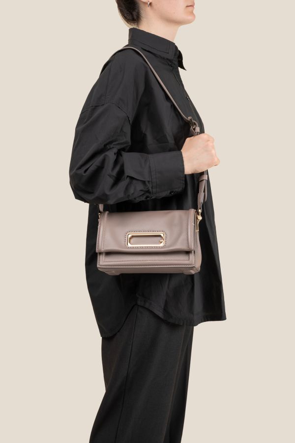 3250 Vitello Soft Taupe 114 leather bag, handcrafted bag, Gironacci leather bag, Made in Italy leather bag, 3250 Vitello Soft Taupe 114