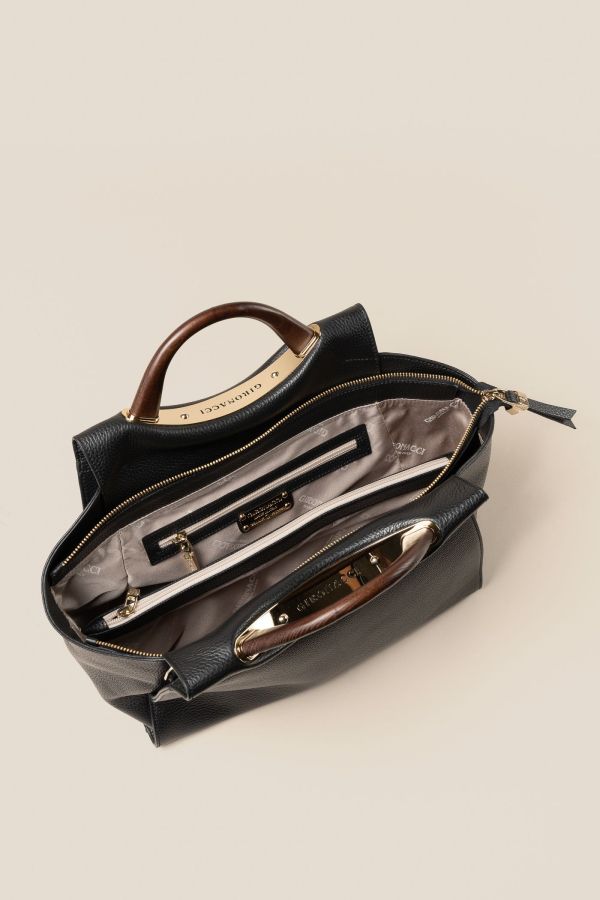 handcrafted leather bag, handcrafted bag, Gironacci handcrafted bag, Made in Italy handcrafted bag, 532 Vitello Nero