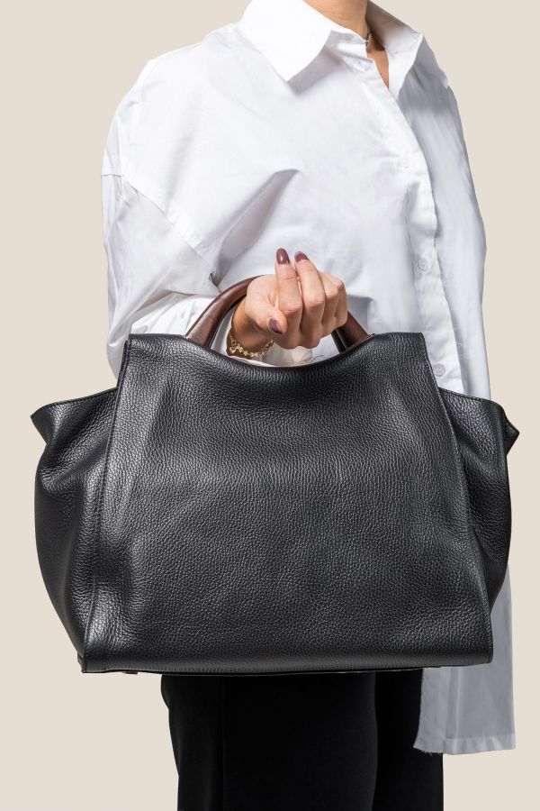 handcrafted leather bag, handcrafted bag, Gironacci handcrafted bag, Made in Italy handcrafted bag, 532 Vitello Nero