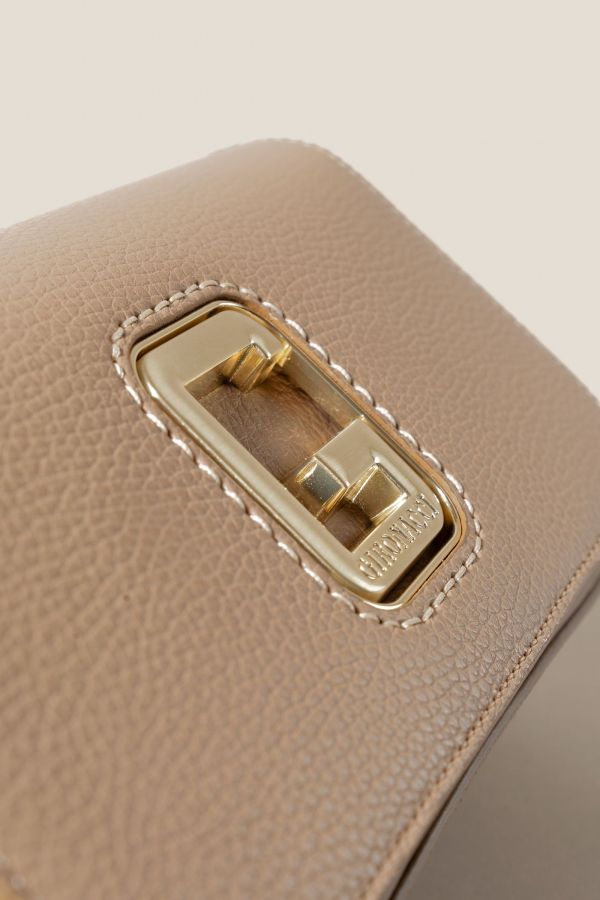 Made in Italy leather bag, handcrafted bag, Gironacci leather bag, leather bag, 2290 Vitello Camel 108