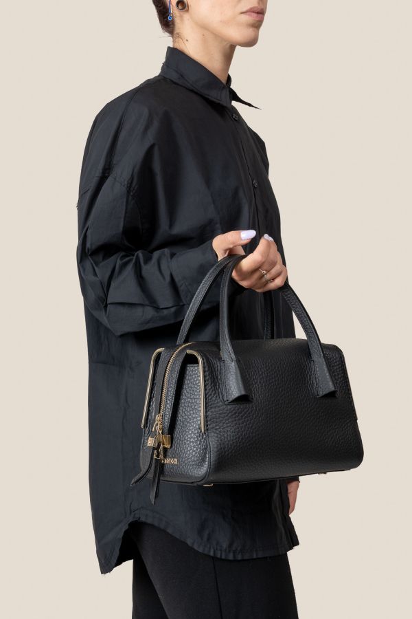 3410 Velvet Nero leather bag, handcrafted bag, Gironacci leather bag, Made in Italy leather bag, 3410 Velvet Nero