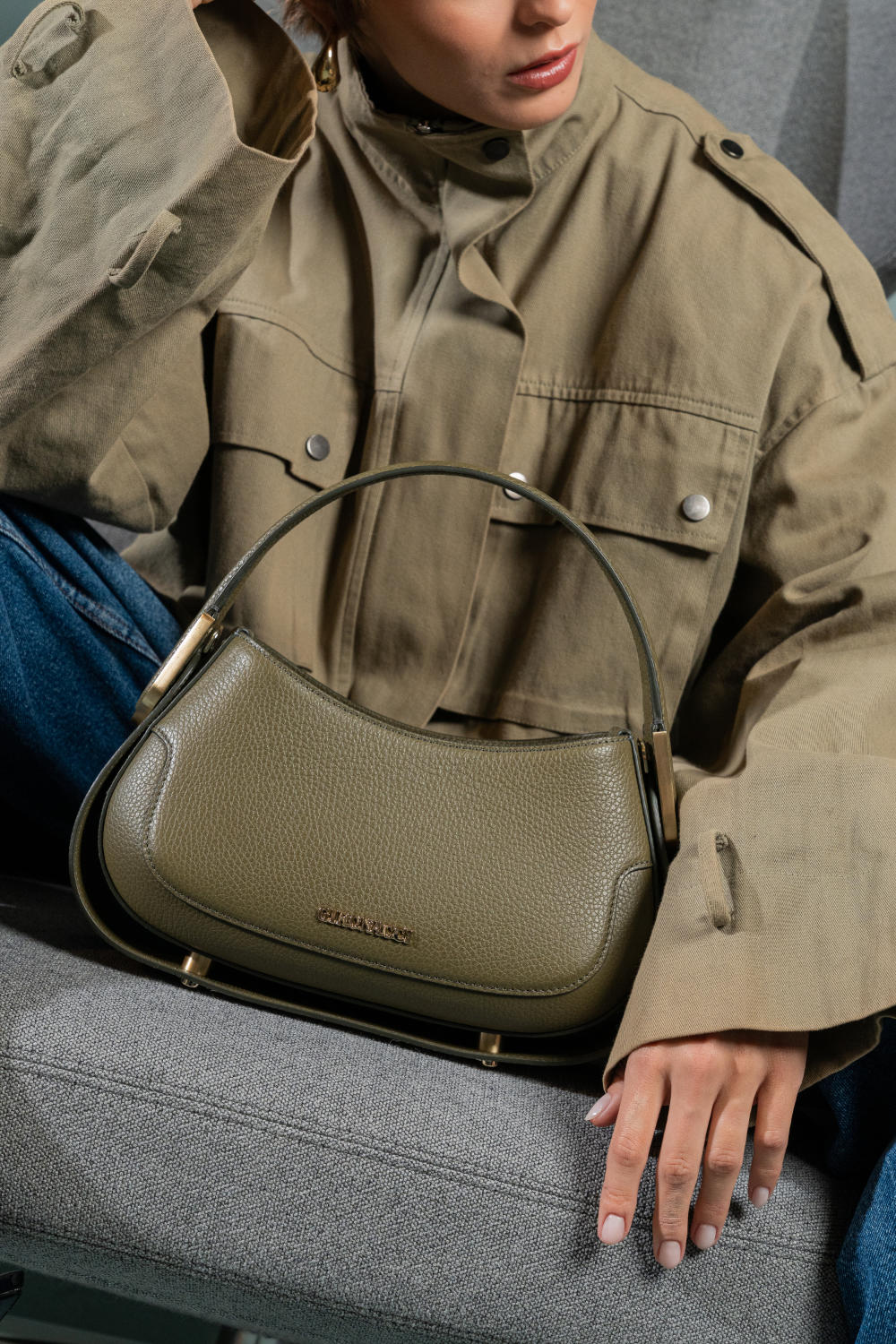 Borsa azzura dalla collezione Gironacci Primavera Estate 2025