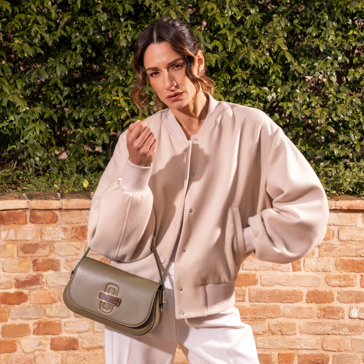 Borsa azzura dalla collezione Gironacci Primavera Estate 2025